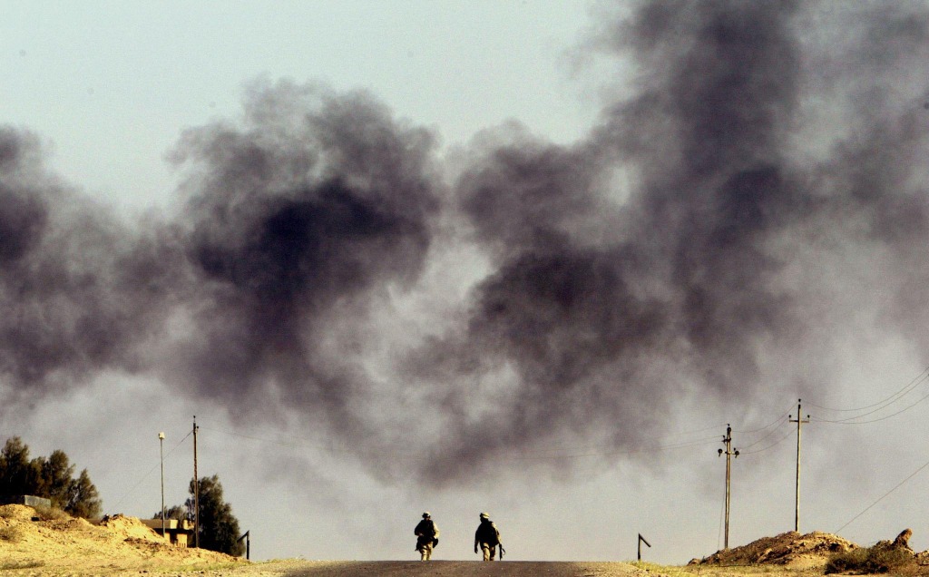 范勇鵬認為美國在2003年借伊拉克戰爭挑動歐洲國家的矛盾，令歐洲內部裂痕擴大。