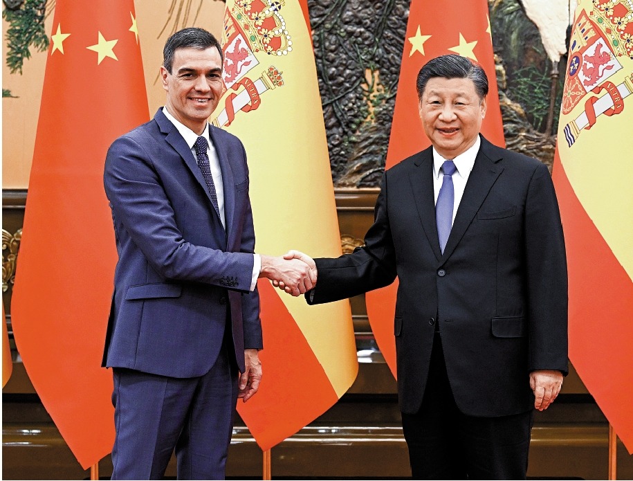 2024年9月，國家主席習近平在北京人民大會堂會見來華訪問的西班牙首相桑切斯。