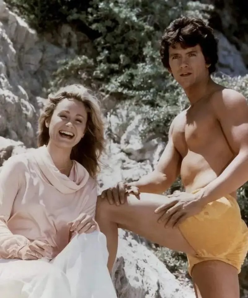 《大西洋底來的人》是中國大陸引進的首部科幻連續劇。這部劇於1977年由美國NBC電視台出品，1980年由中國中央電視台首次播放