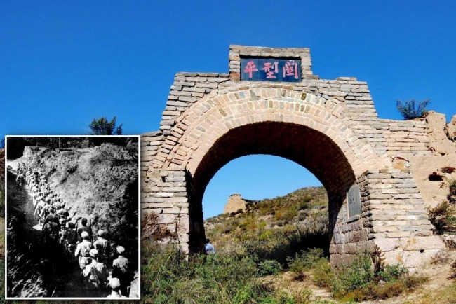 八路军在平型关打破日军“不可战胜”神话。图为现在的平型关，小图为当年八路军开赴平型关前线。