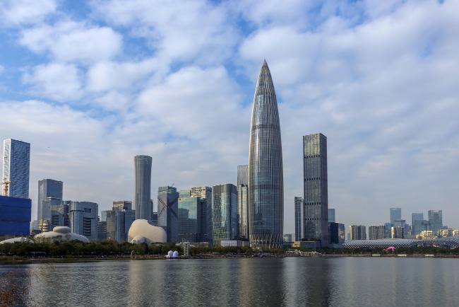深圳是改革開放前沿，也是目前中國經濟最發達的城市之一。圖為深圳南山的金融區。