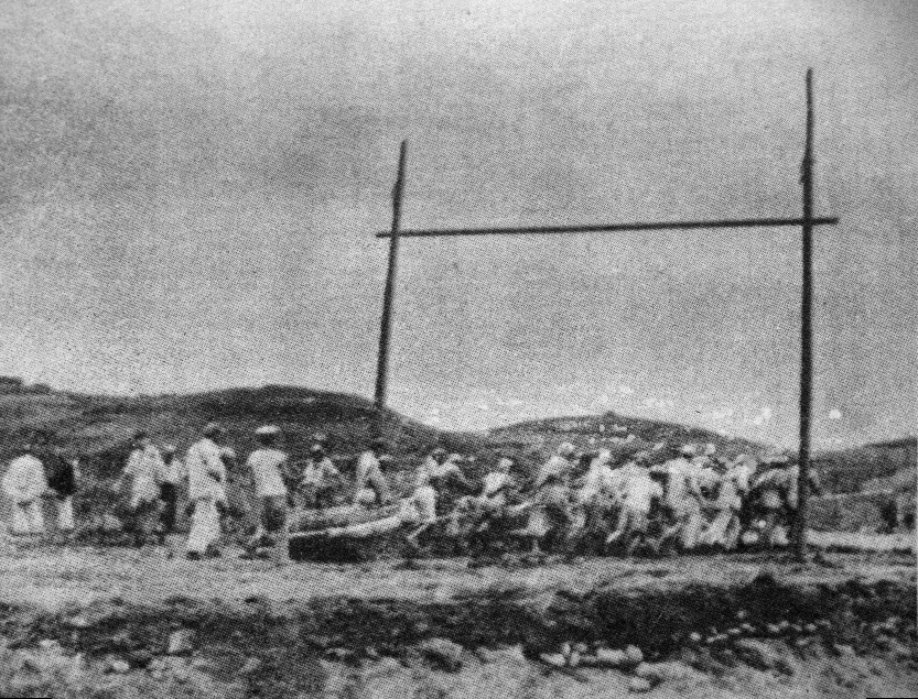 In 1950, soldiers built the roadbed of the Chengdu-Chongqing Railway.