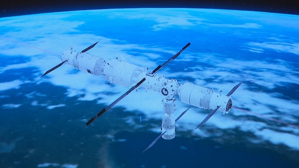 中國科技-航空航天-天舟二號撤離中國太空站