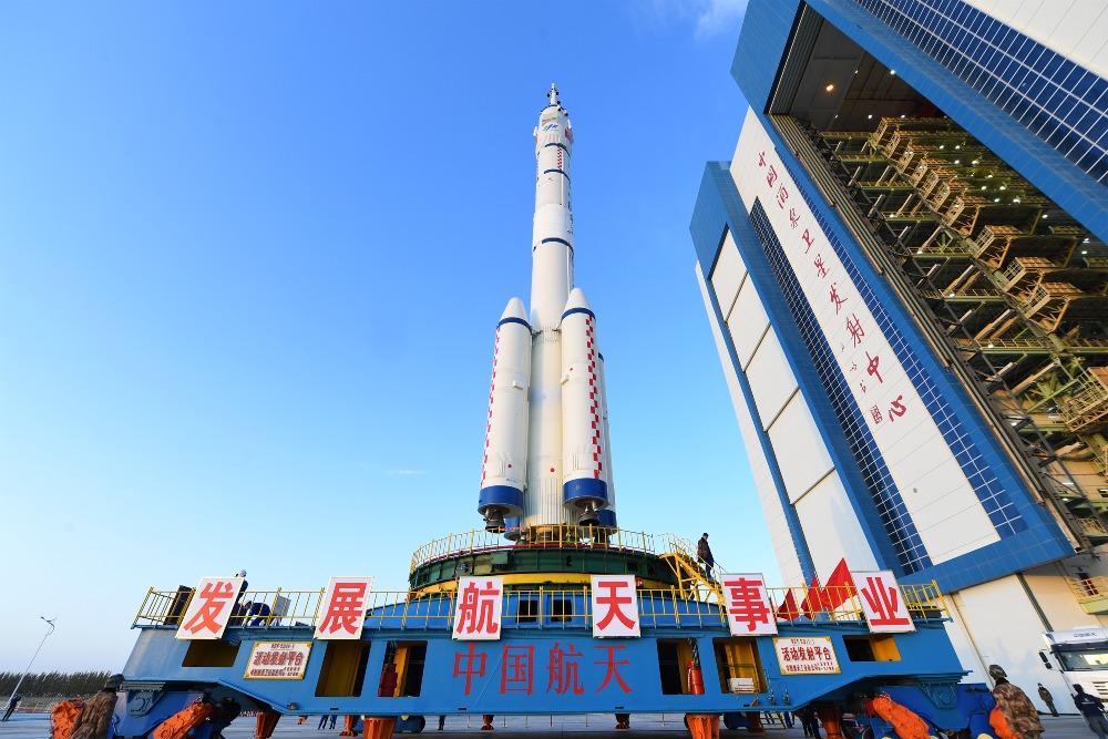 當代中國-航空航天-首次使用「快速返航」創歷史中國太空人乘神州十三號成功凱旋！