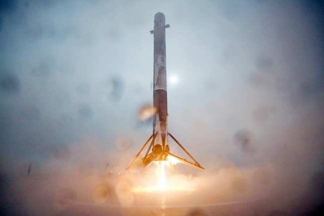 SpaceX「獵鷹九號」是使用「著陸腿」的代表。