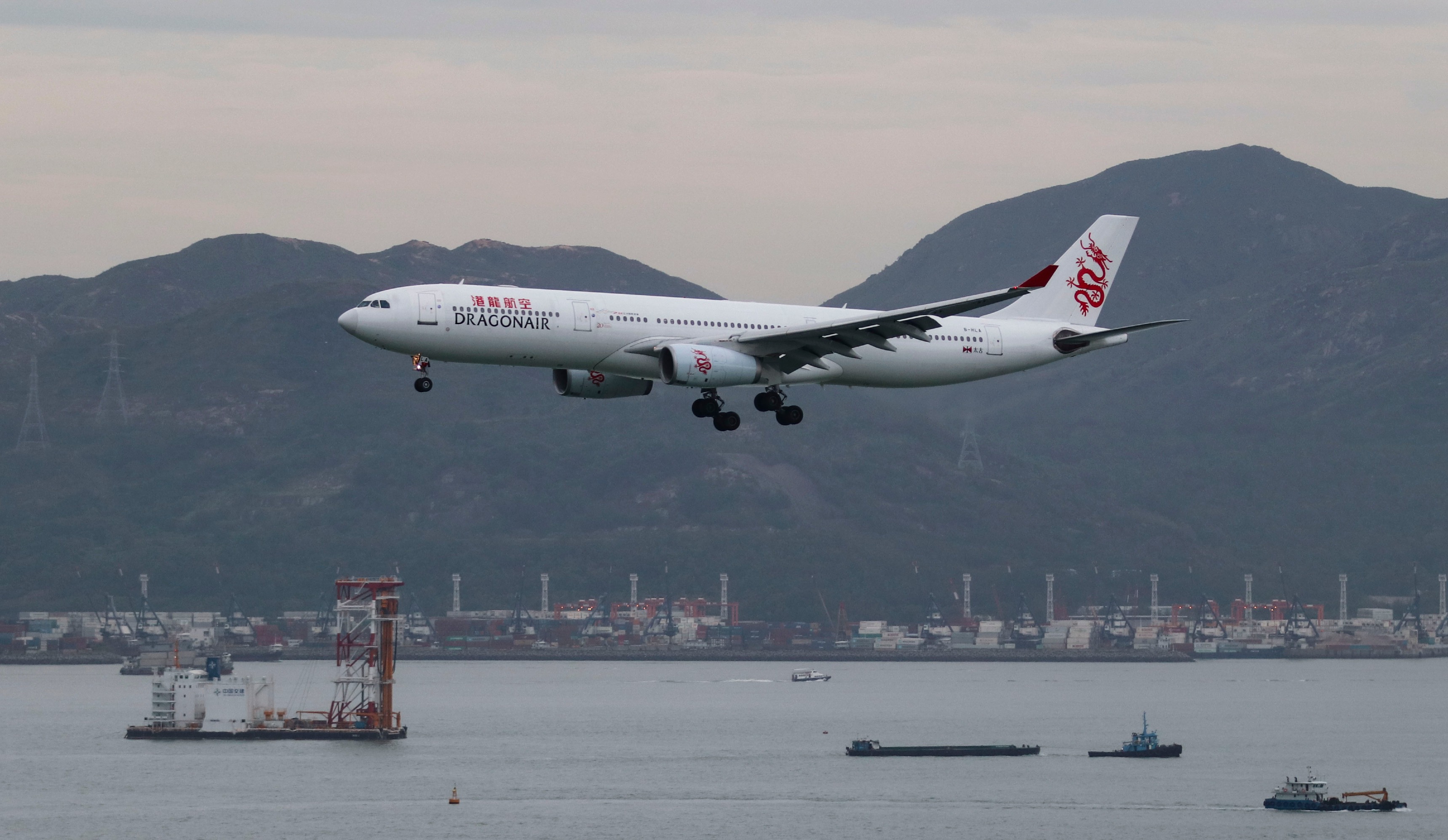 國泰重組 港龍航空寫入歷史 | 飛凡香港 | 樂活灣區 | 當代中國