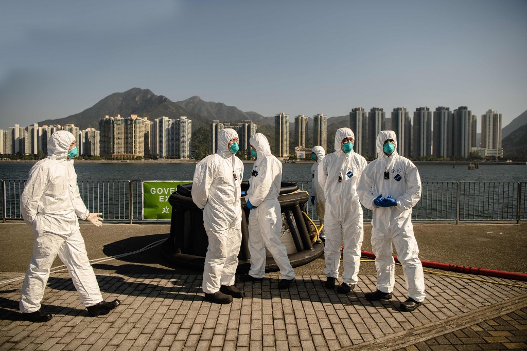 大亞灣核電站經常舉辦應急演習 ，緊急救援人員身穿防護服，在香港參加了一場大型核應急演習。（圖片來源：Getty）