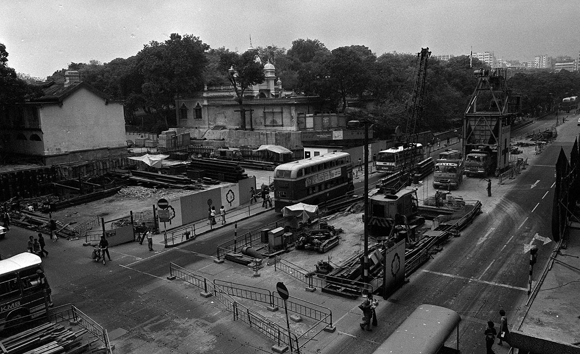 1978年鐵路公司在清真寺旁興建尖沙咀站。（圖片來源：Getty）