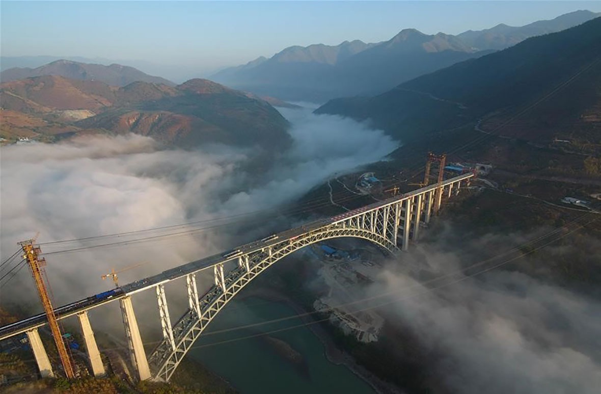改革開放後，政府在中國西部的怒江、瀾滄江、獨龍江、金沙江等險要地段，立起過百道安穩便捷的石屎橋墎，全面取代步步驚心的高空溜索。