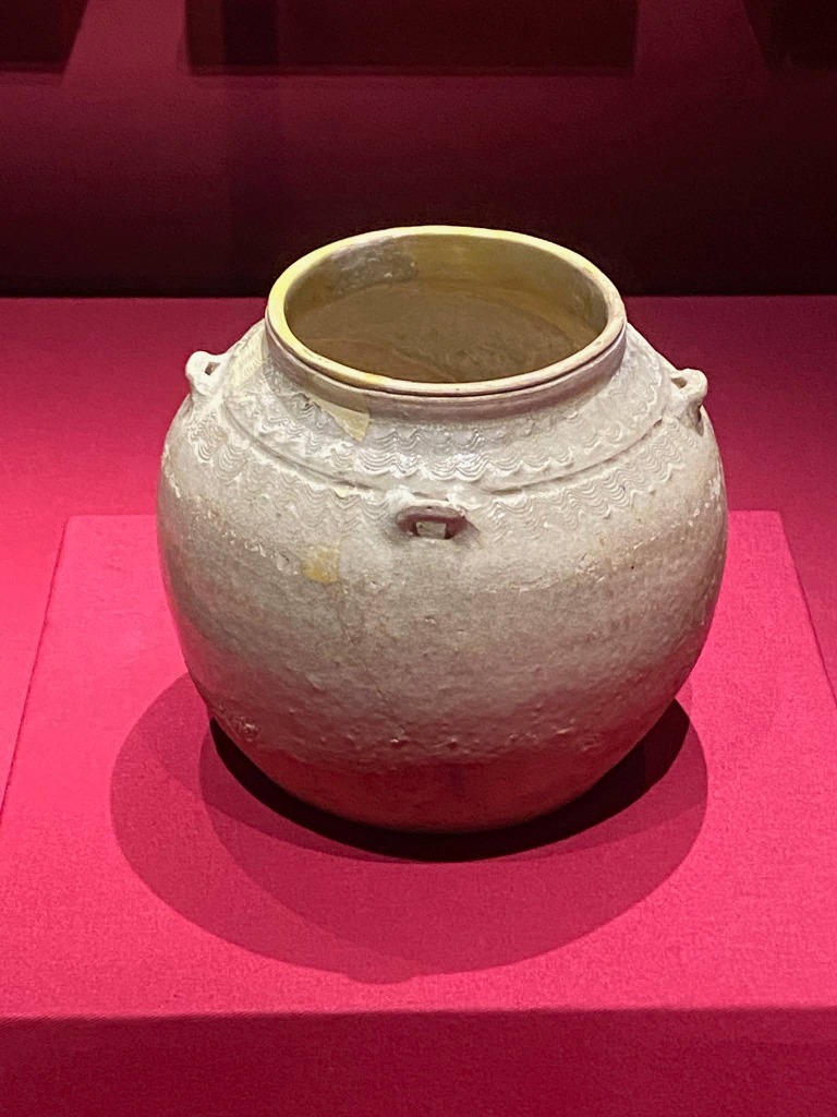 曹操高陵墓出土的陶器。