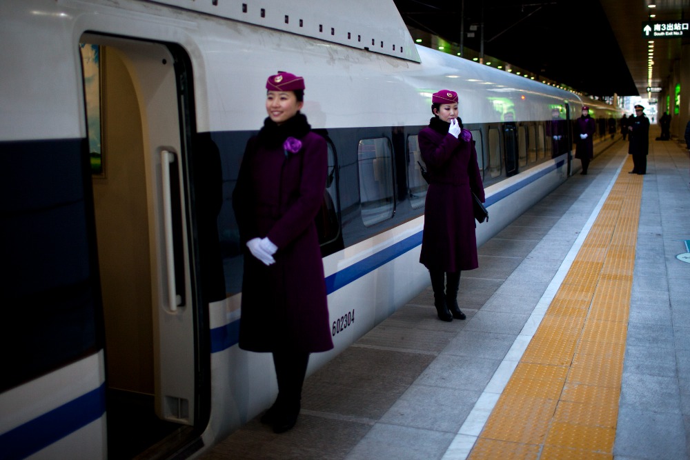 當代中國-中青時評-中國鐵路｜十年磨一劍看京廣高鐵提質升級_最重要的提升是人的服務品質