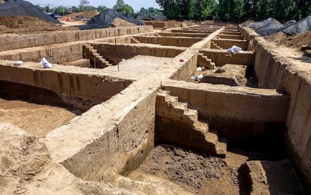 考古人員在河南安陽殷墟發現18座匈奴墓葬