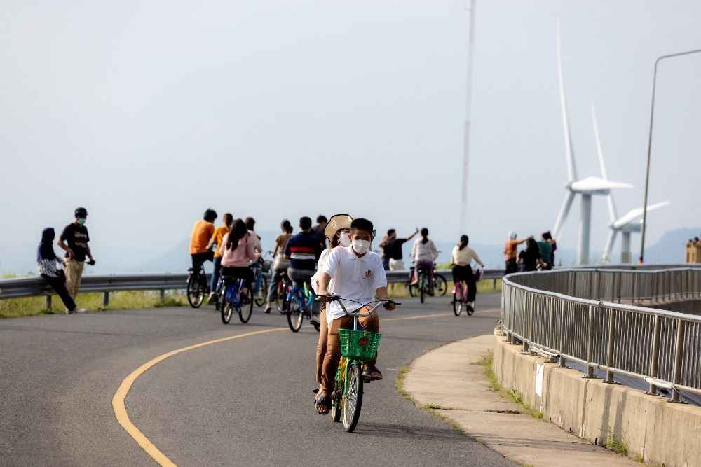 中國推動綠色出行，不少景點都有單車遊的選擇