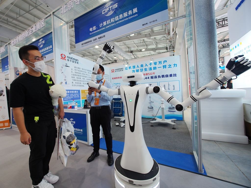 在科技創新上，中國積極推動環球合作