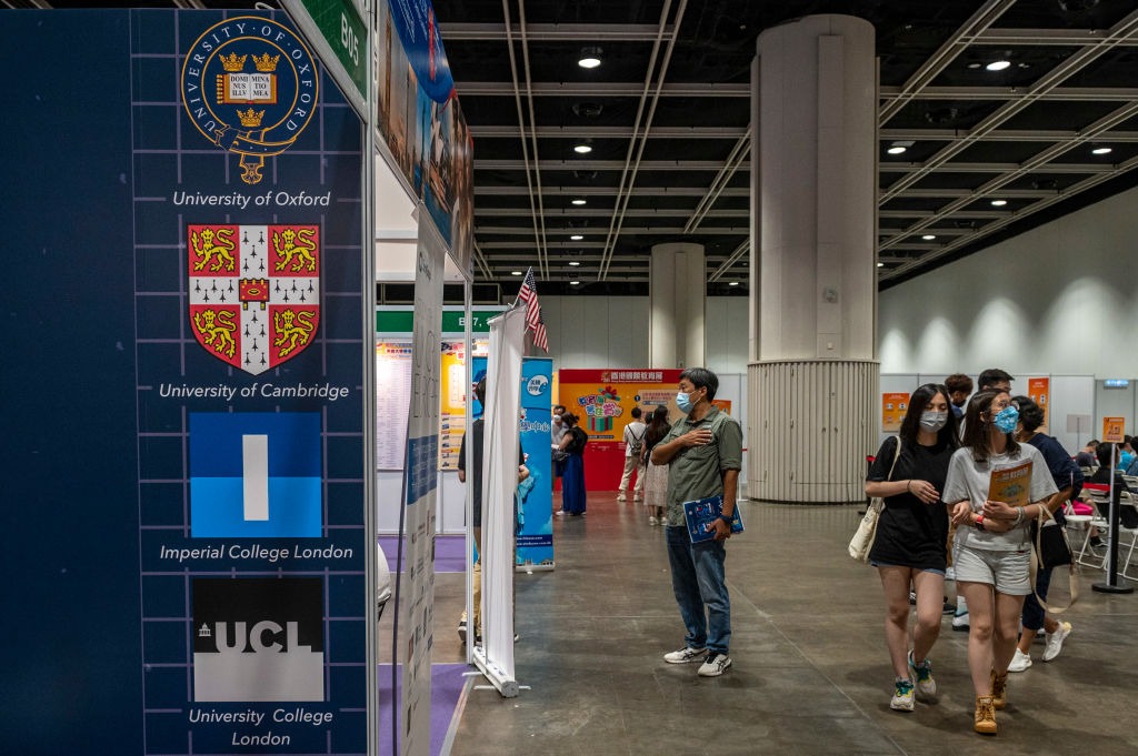 香港学生热衷到外国留学，其实香港也可以打造成教育枢纽