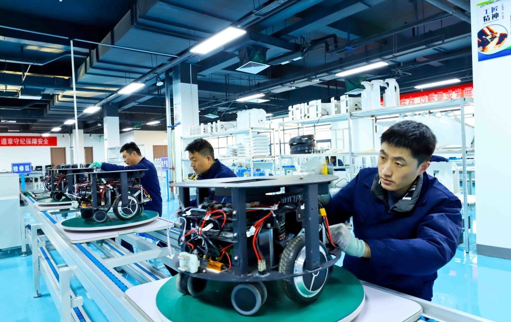 勞動密集的行業在提升生產質量上要通過高科技的運用增加產能