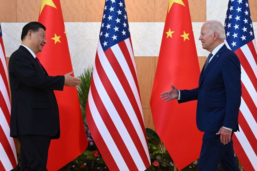 美國總統拜登（右）表示很快會與中國國家主席習近平再會面
