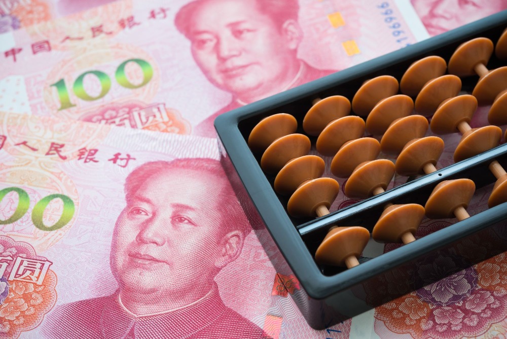 卢麒元在前文提到中国经济增长乏力的第一个主要因素是走资