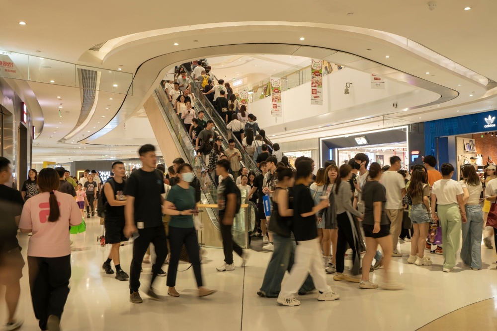 鄢一龙教认为内地中低收入群体有很强的消费需求