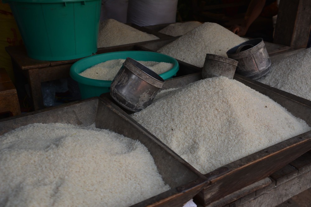 媳婦深明做生意誠信講求重要，為免客人流失，瞞着老掌櫃改造一把一斤16両半的秤，誠信之舉獲顧客青睞