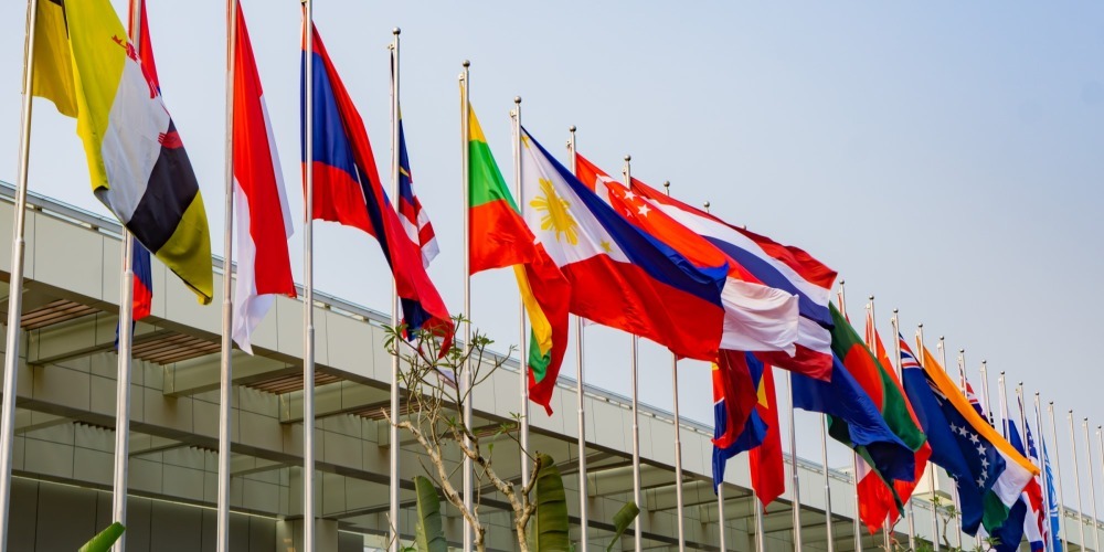 新加坡前外長楊榮文表示，世界正在形成多極化的格局，期望國際社會能團結合作