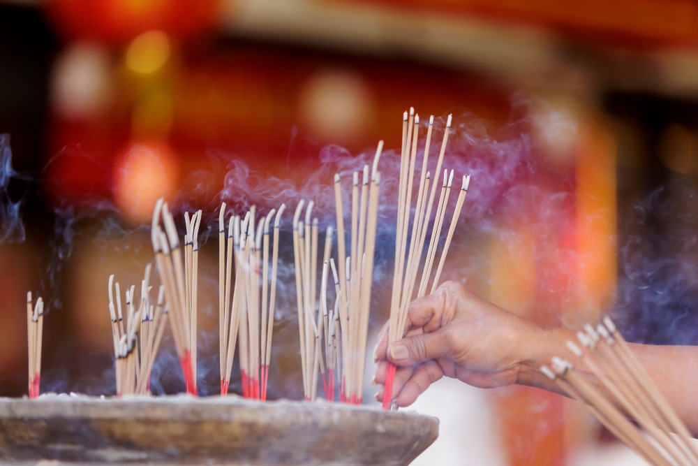 老母親每天都向神明祈禱