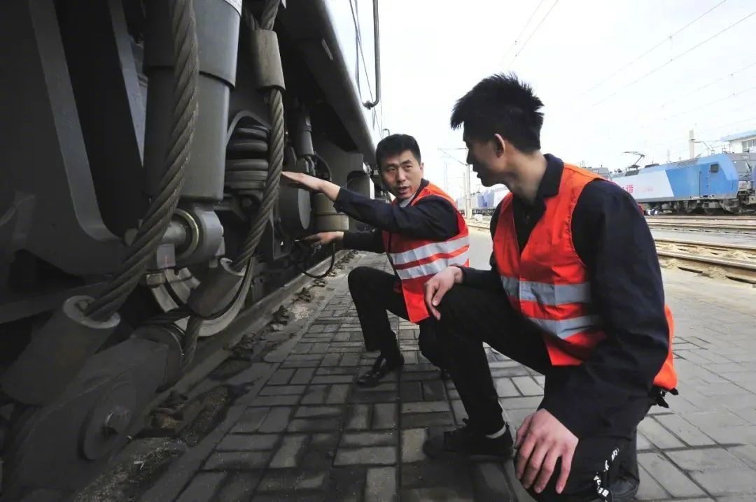 大秦鐵路重載列車司機