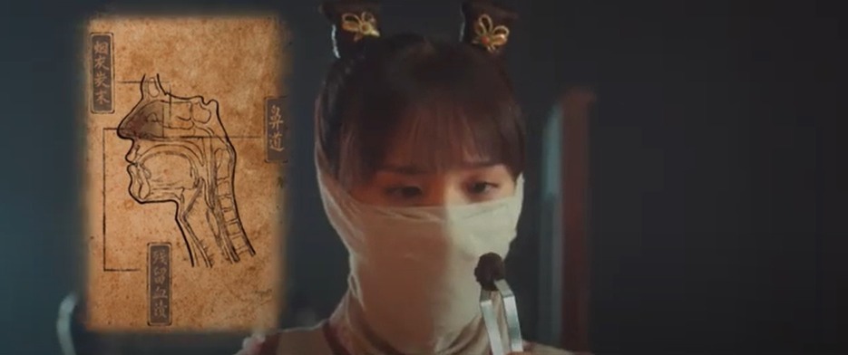 《御赐小仵作》中，当楚楚验尸时，会配以插图或动画来解说尸体遭遇意外或谋杀等情况。