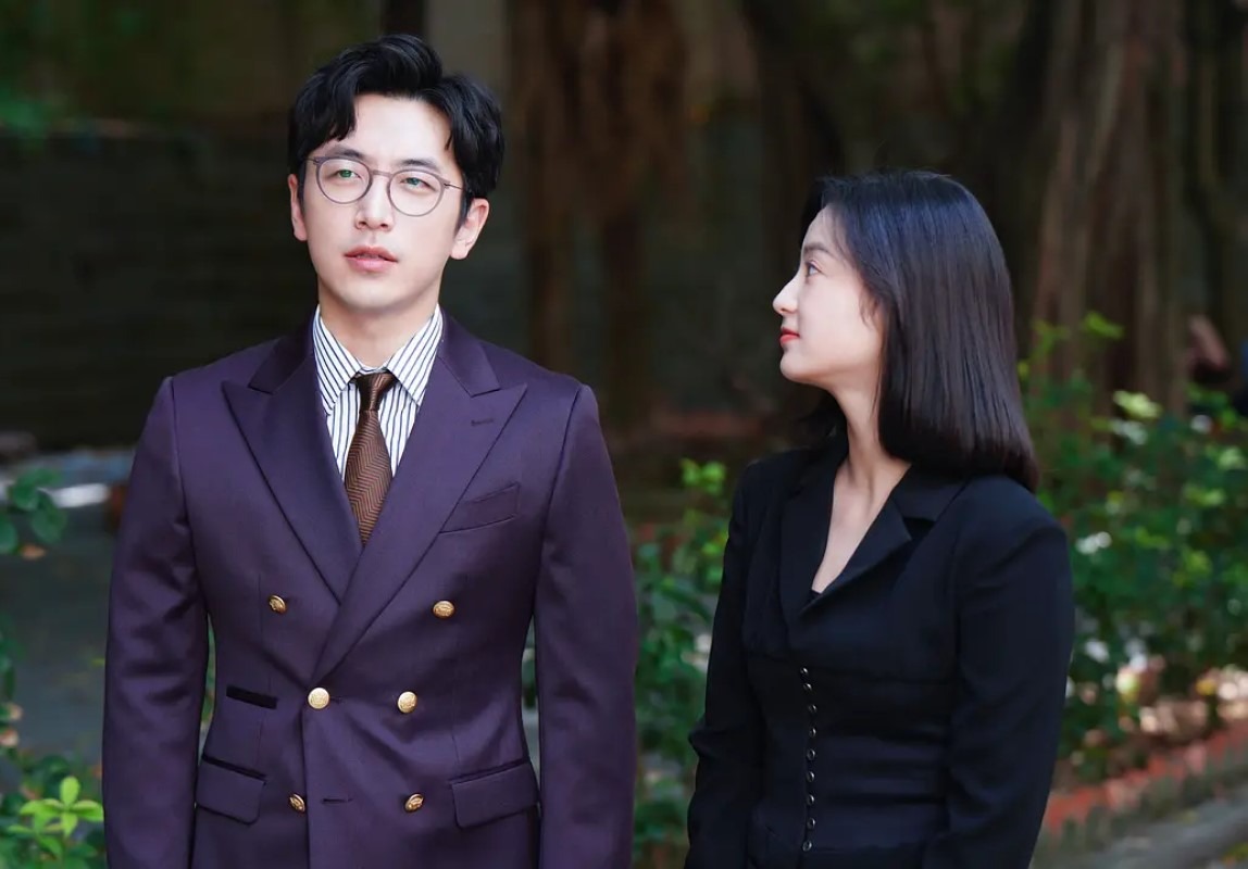 《救了一万次的你》中，白客饰演毒舌上司白真相，获女下属李路多（张雅钦饰）拯救逃出死亡循环