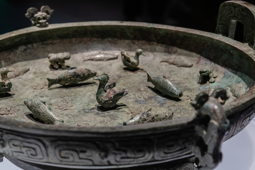 上海博物館文物子仲姜盤細節圖。