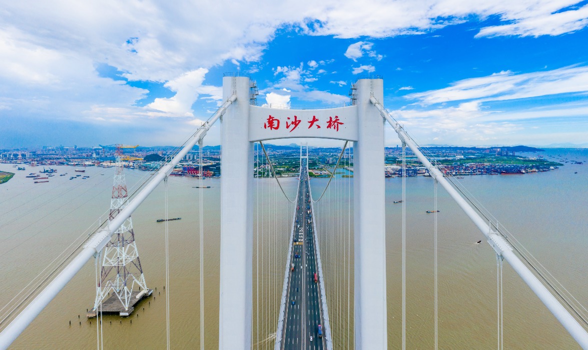 廣州南沙大橋 2019年4月,南沙大橋通車後,串聯起廣深莞佛4座大灣區城市,是《規劃綱要》發布後首個投入使用的「超級工程」。