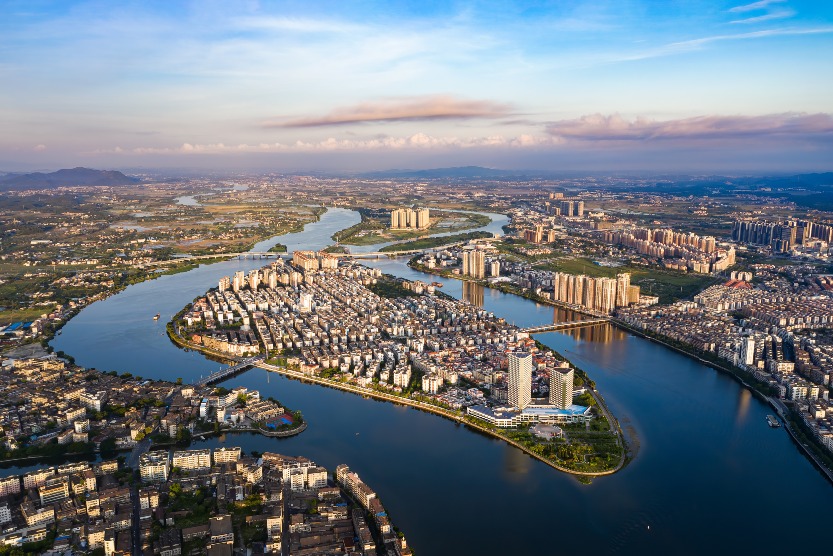The Dawanghai Bay Economic Zone, located in the southeast of Jiangmen City, has a planned area of 324,000 hectares and an exclusive marine economic zone of nearly 30 million hectares.