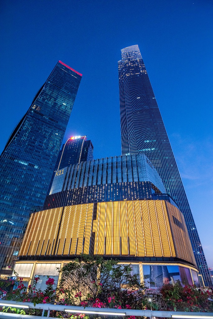 广东商场内的奇幻建筑