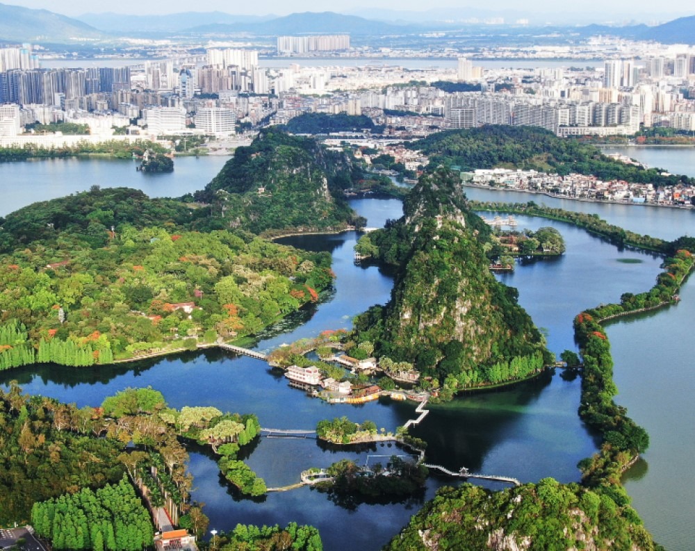 星湖國家濕地公園現有360種野生植物，栽培植物約200種。