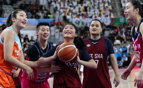 當代中國-中國新聞-一個人籃球隊02