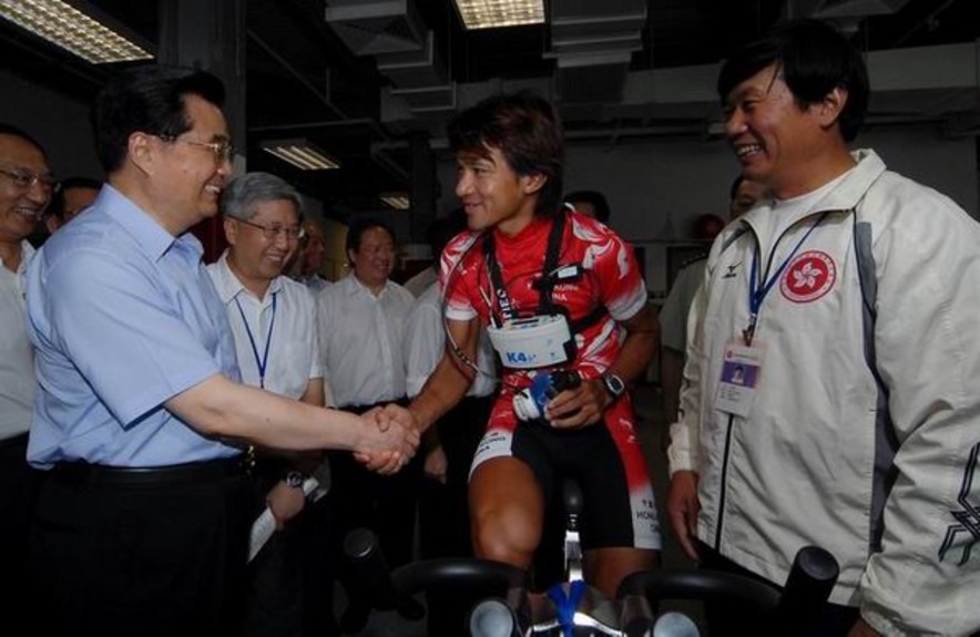當代中國-傑出名人-為香港贏第一件彩虹戰衣 黃金寶踩出世界冠軍