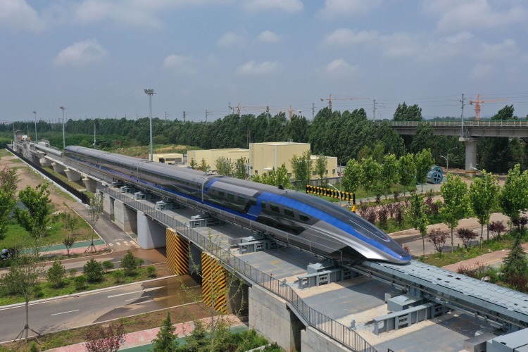 600 km/h high-speed maglev train