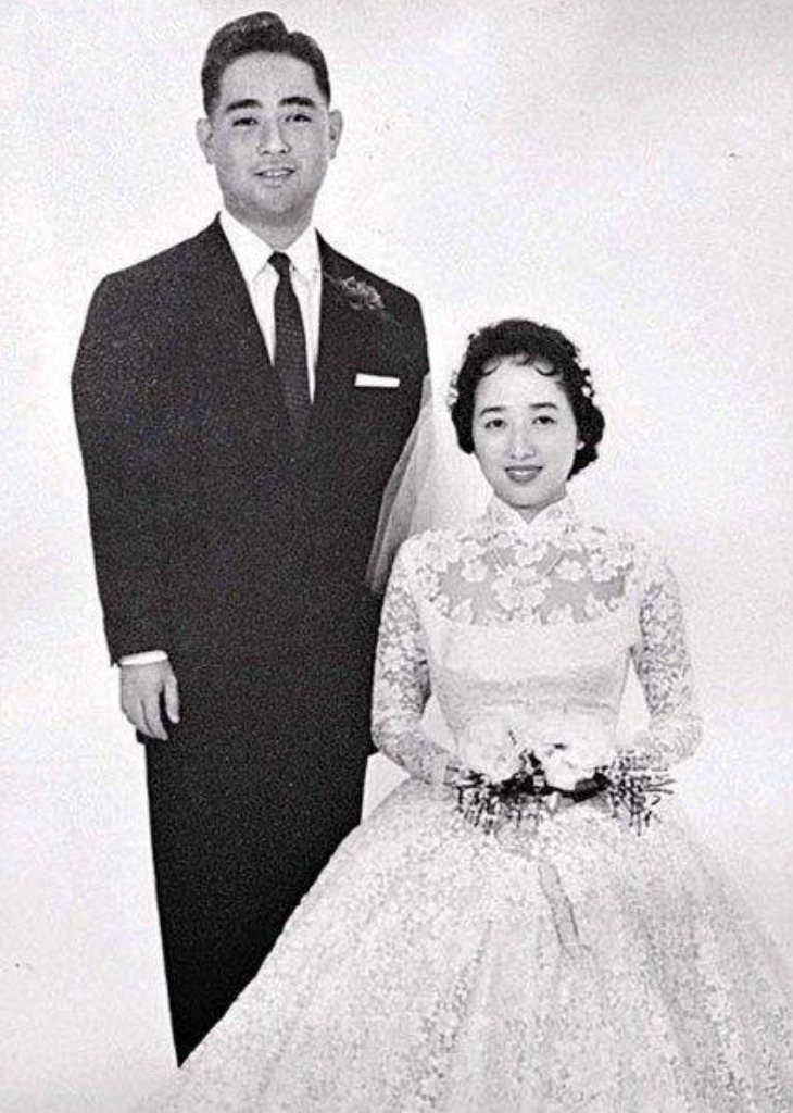 蒙民偉1958年與第一任妻子楊雪姬結婚，誕下6名子女，這段婚姻維持了40餘年，直至2002年離婚。蒙民偉另與第二任妻子王蓓芬育有一女。（網上圖片）