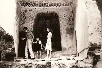 Chang Shuhong's family upon their arrival in Dunhuang