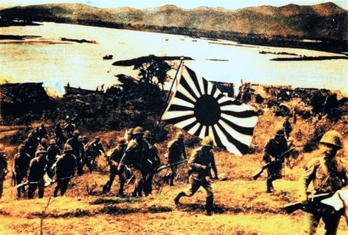 日军1938年在大亚湾登陆，并占领与香港一河之隔的宝安，但当时日本未向英国宣战，香港未受砲火波及。