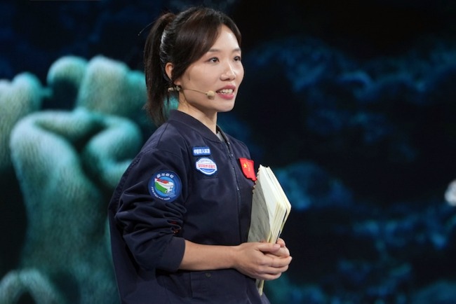 Du Mengran attending a China Central Television programme