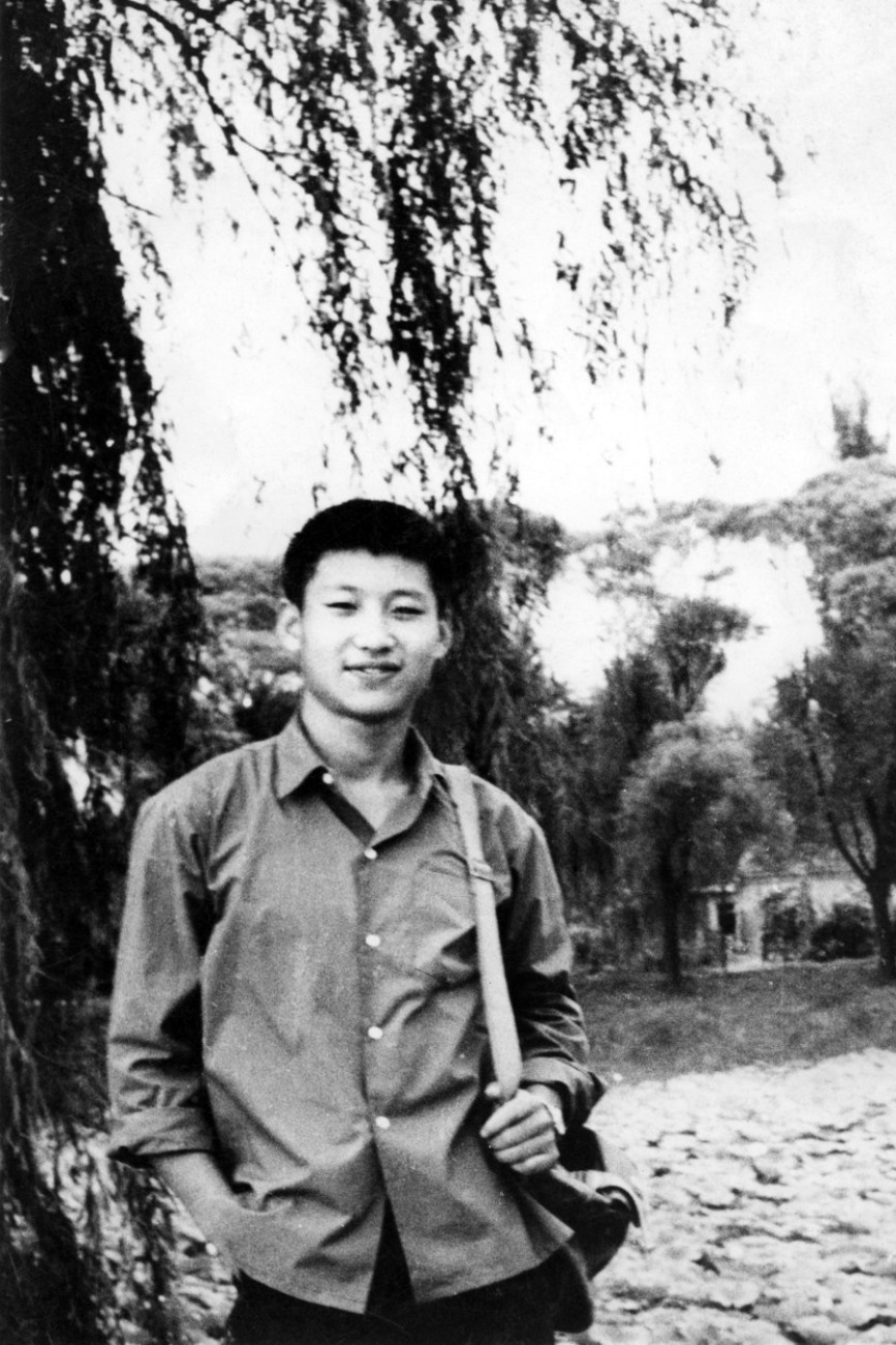 習近平和聶衛平是北京第二十五中的同學，兩人相識數十年。圖為習近平1972年的照片。