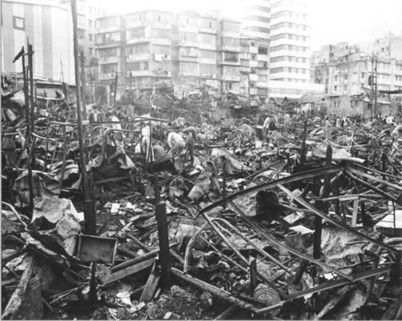 逾3000人在1976年的大年初二的筲箕灣大火喪失家園，他們後來獲政府安排入住公屋及徙置區。（網上圖片）