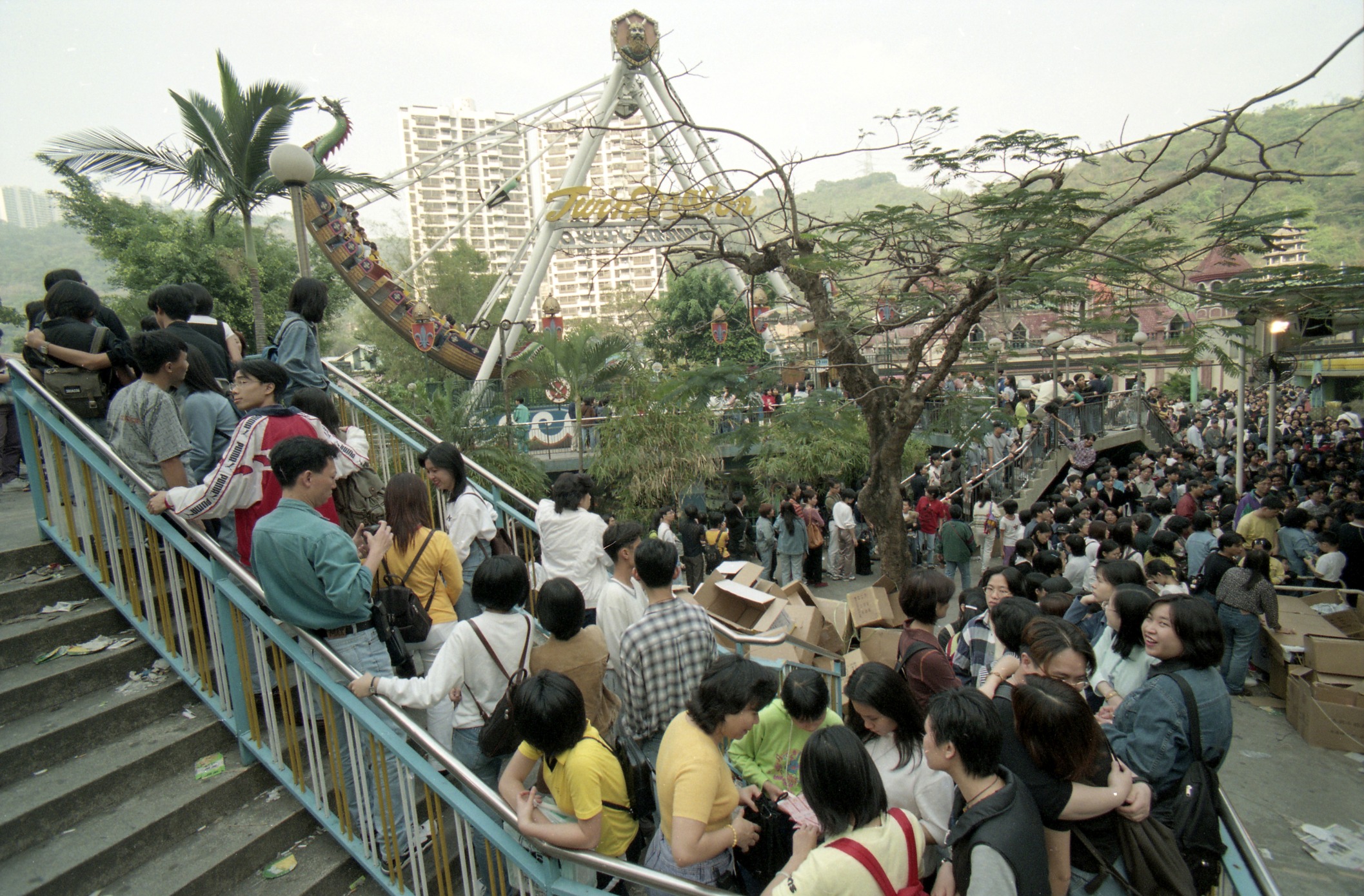 重溫荔園集體回憶 你坐過叮叮船嗎? | 飛凡香港 | 樂活灣區 | 當代中國