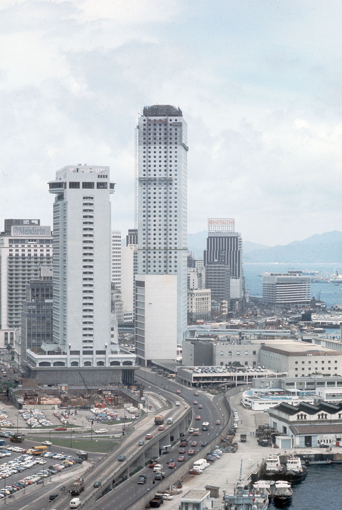 當代中國-飛凡香港-重溫香港歷史1984年最大英資財團怡和遷冊 