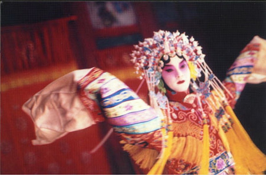 當代中國-名家-張國榮演活京劇名伶 成就《霸王別姬》奪康城金棕櫚獎