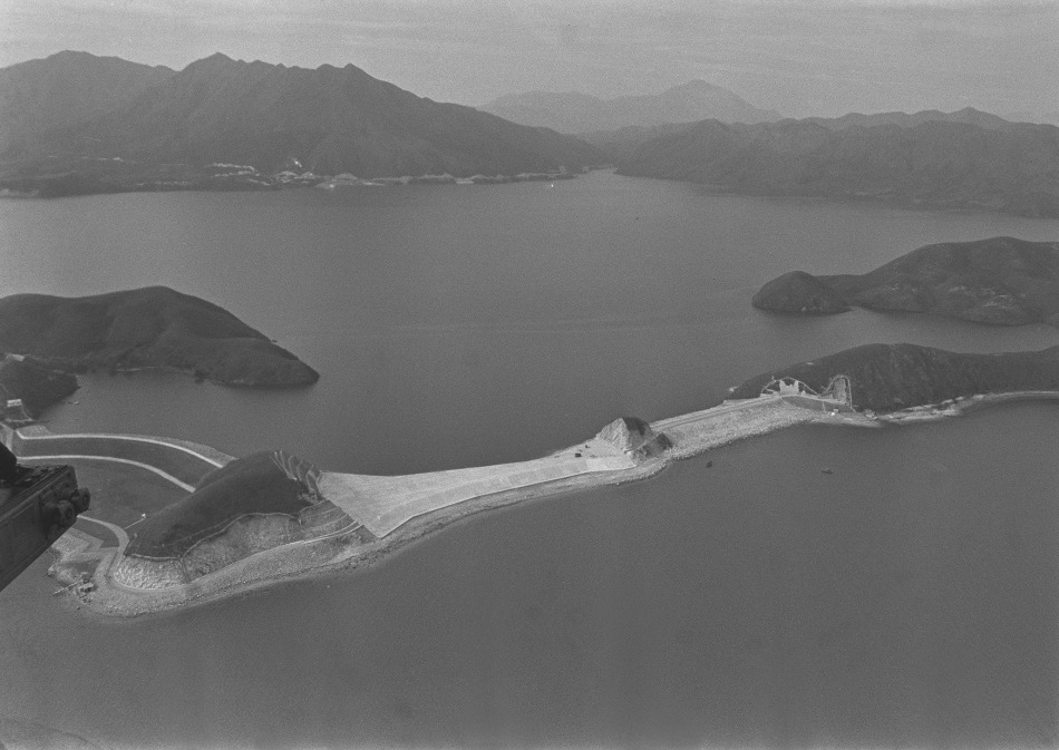 当代中国-飞凡香港-1963年香港制水 4天供水4小时叫苦连天