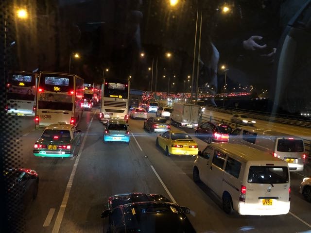 當代中國-飛凡香港-屯門公路塞車不分日夜 苦了屯門居民