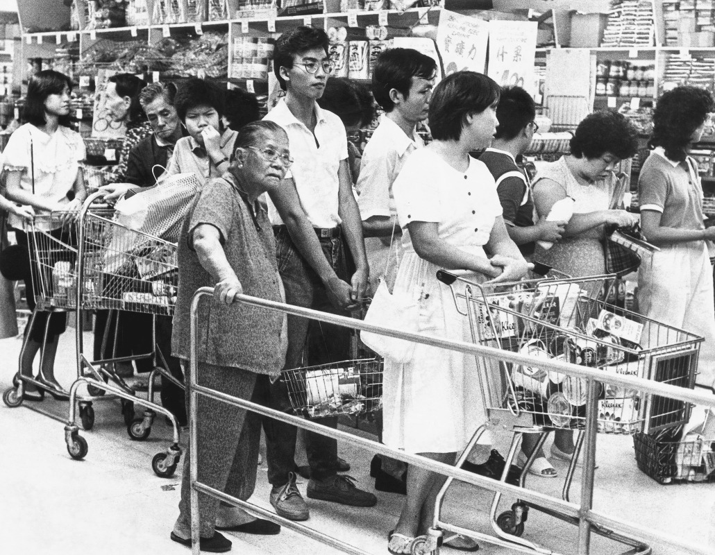 中英谈判港元贬值实施联系汇率稳物价| 飞凡香港| 乐活湾区| 当代中国