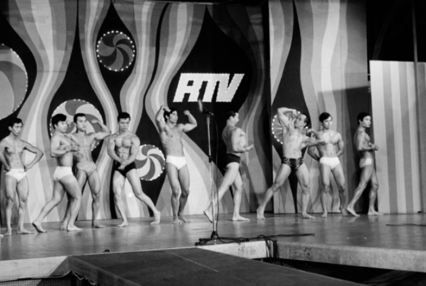 1969年第一屆香港節的節目多達400項,不少電台、電視台都有參與支持,圖為由麗的電視主辦的香港節先生選舉。(圖片來源:香港記憶/政府新聞處) 1969年第一屆香港節的節目多達400項,不少電台、電視台都有參與支持,圖為由麗的電視主辦的香港節先生選舉。(圖片來源:香港記憶/政府新聞處)